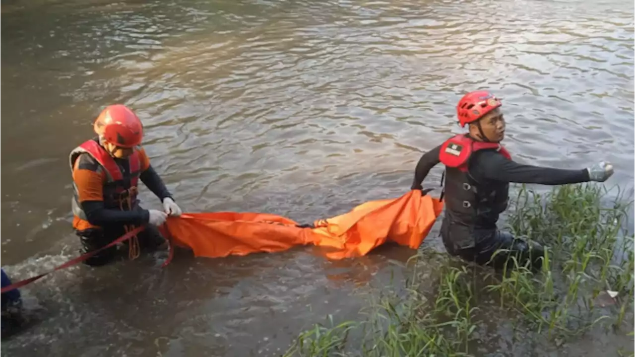 Tim SAR Temukan 1 Dari 2 Bacoh Yang Tenggelam di Sungai Brantas Malang