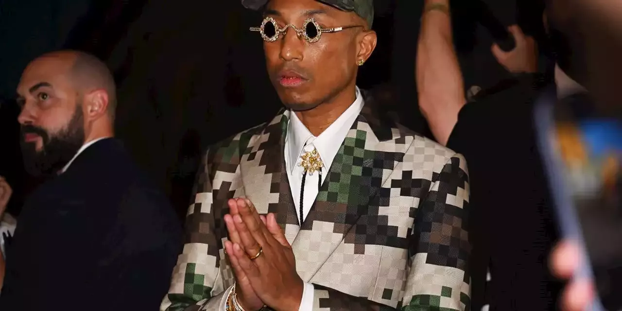 Beyoncé and Jay-Z Attend Pharrell's First Louis Vuitton Fashion Show - Tom  + Lorenzo