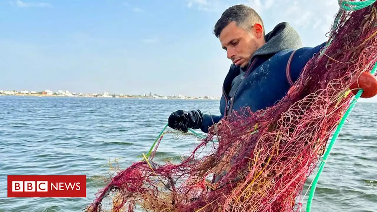 Crise migratória: pescador diz que encontrar corpos em sua rede é comum - BBC News Brasil