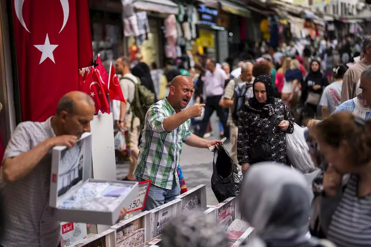 Türkische Zentralbank hebt Leitzins auf 15 Prozent an