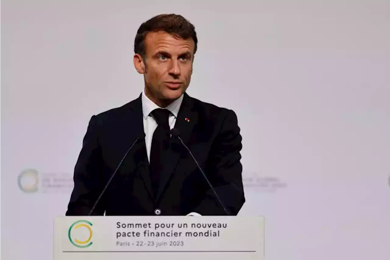 'Parfois, nous nous sentons un peu seuls' : Macron ironise sur la forte pression fiscale fran\u00e7aise