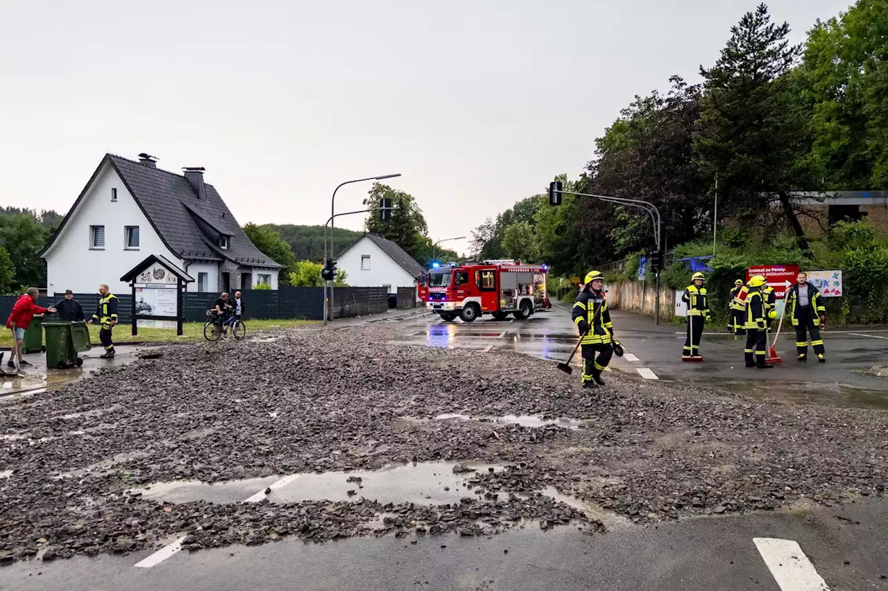 Gewitterfront mit Starkregen sorgt für Feuerwehreinsätze