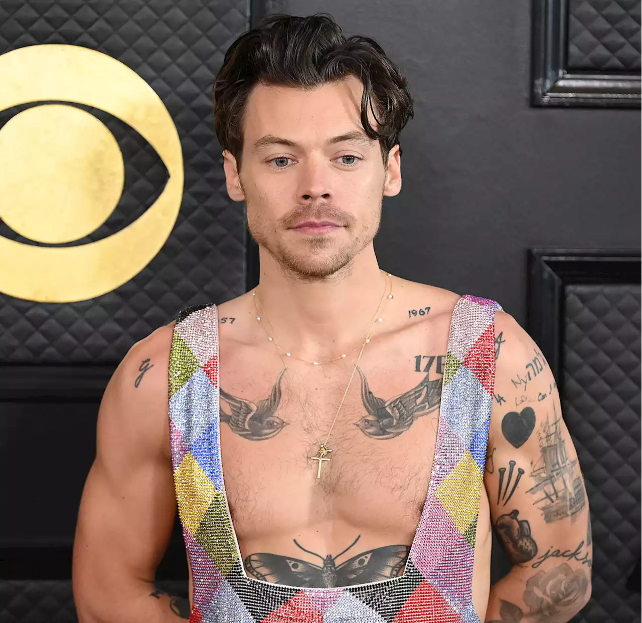 Harry Styles : le chanteur interrompt son concert pour venir en aide à une femme enceinte - Closer