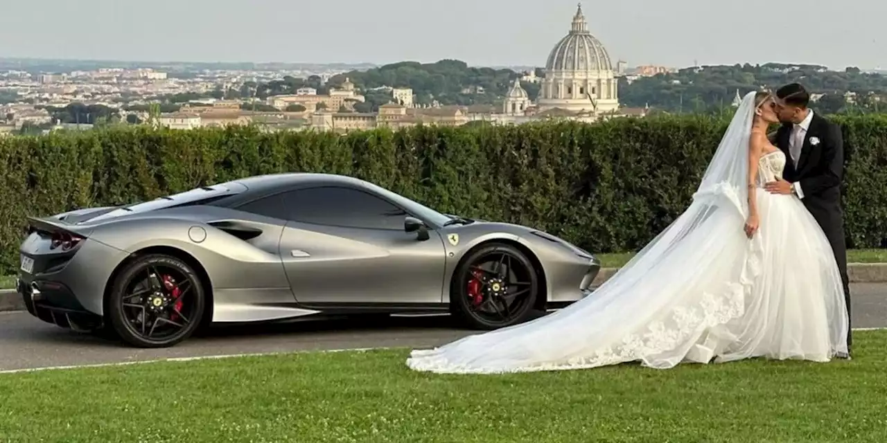 Mattia Zaccagni e Chiara Nasti in Ferrari per un matrimonio da sogno