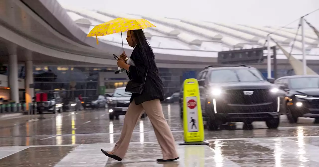 Thunderstorm grounds flights at DFW International Airport, Dallas Love Field