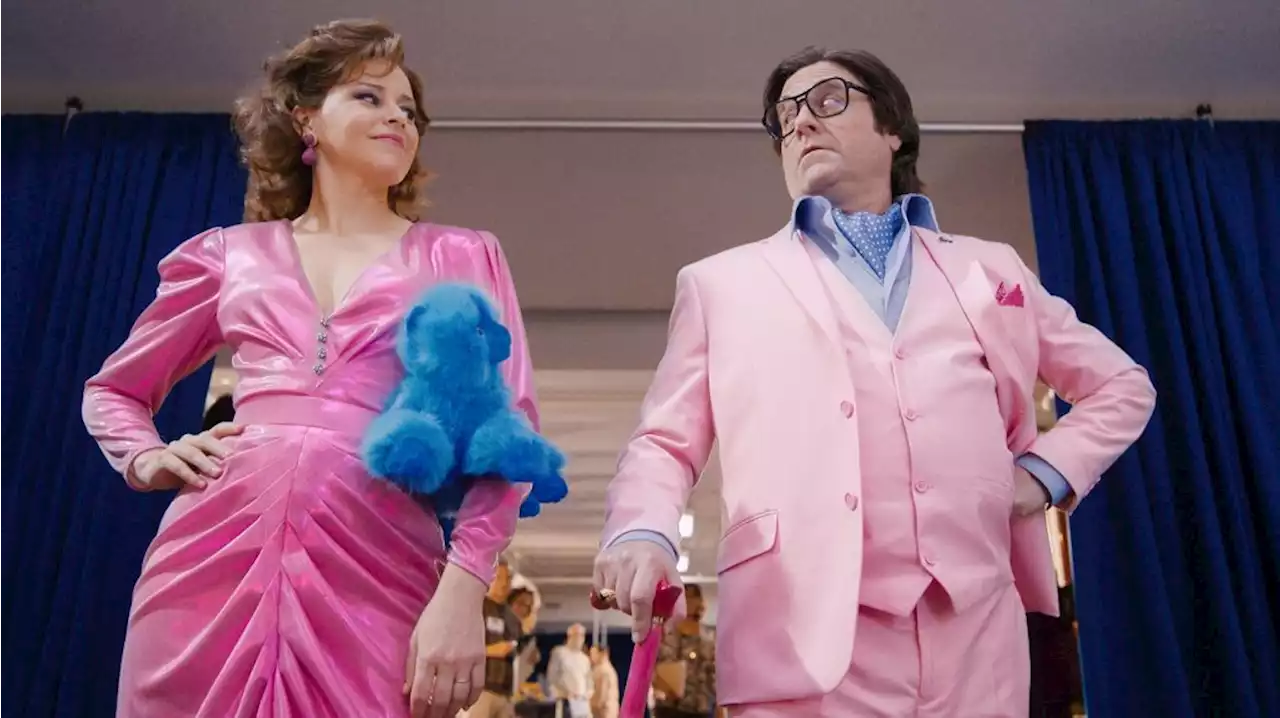 ‘The Beanie Bubble’ Trailer Sees Zach Galifianakis & Elizabeth Banks War For Control Of Toy Empire