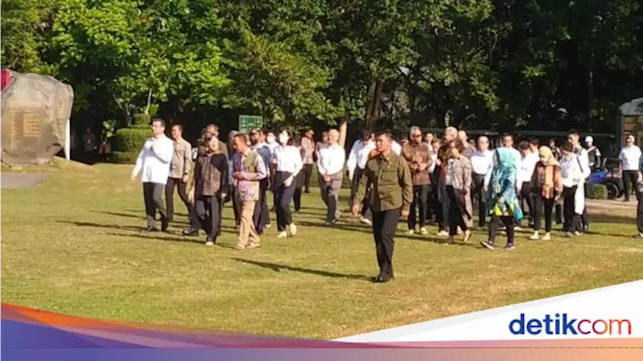 Disambut Ganjar, Kaisar Jepang Naruhito Kunjungi Candi Borobudur