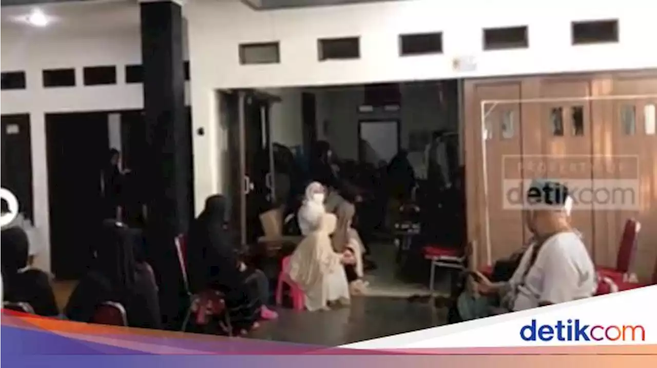 Rumah Duka Ayah Ibnu Jamil Mulai Dipadati Pelayat