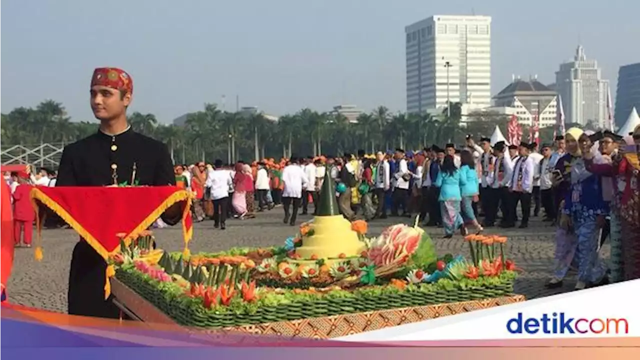 Tanjidor Hingga Potong Tumpeng Meriahkan HUT Ke-496 DKI di Monas