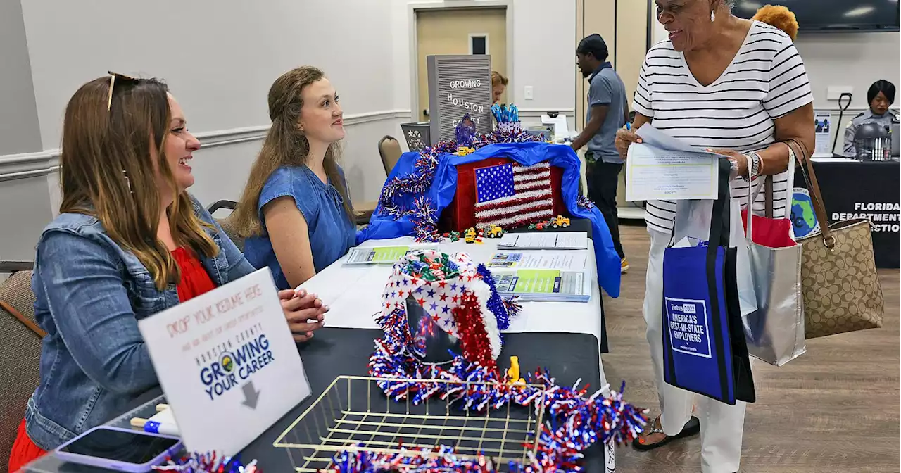 Hundreds turn out for Dothan Career Center's job fair