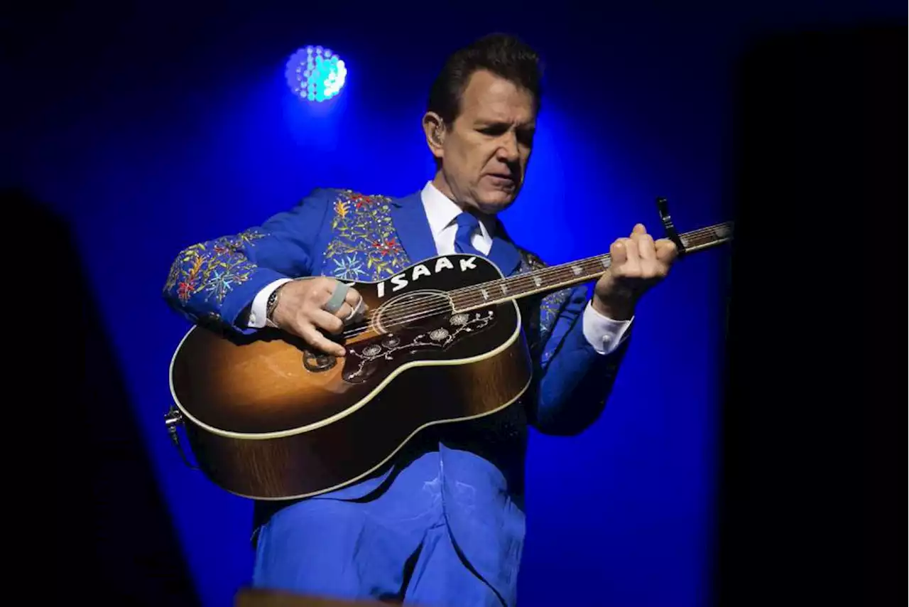 Chris Isaak, el bello príncipe ‘noir’ que pudo reinar