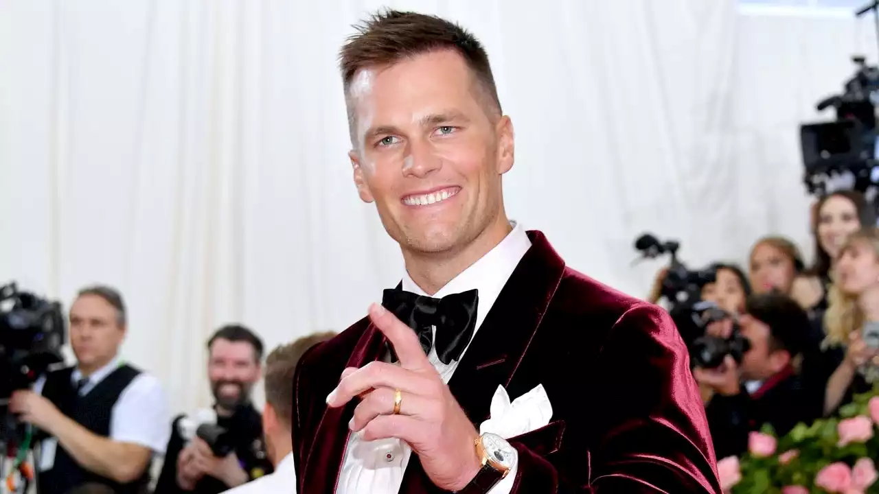 Tom Brady Jokes About 'Bad Parenting' After His Kids Jump Off a Yacht