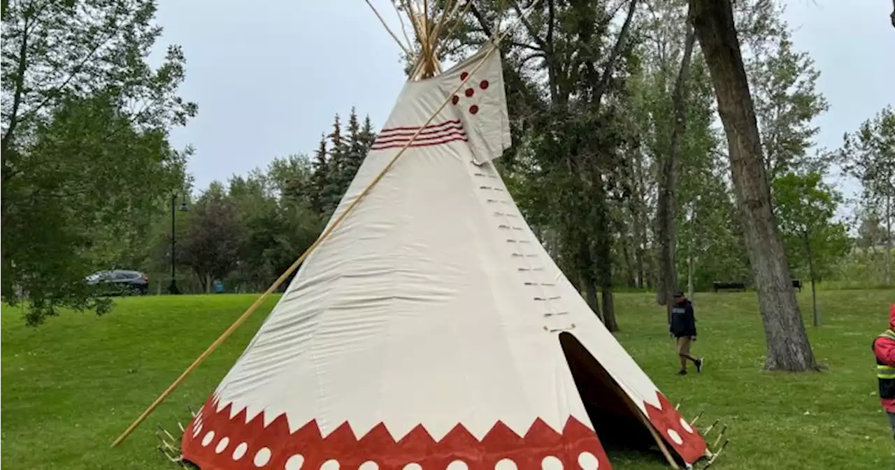 City of Calgary installing tipis in parks in partnership with Indigenous nations - Calgary | Globalnews.ca