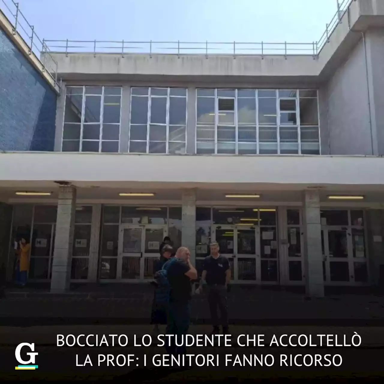 Bocciato lo studente che accoltellò la prof: ma i genitori fanno ricorso