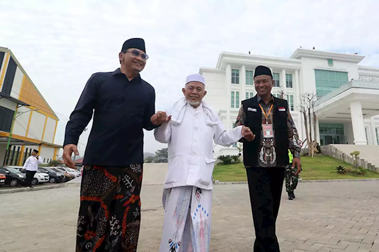 Bupati Pasuruan Irsyad Yusuf Naik Haji, Wabup Mujib Jadi Plh