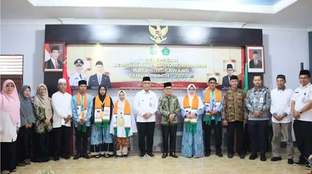 Sumastro Berangkatkan Lima CJH Kuota Tambahan