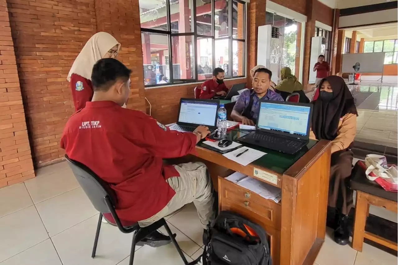 PPDB Tahap 1 SMA SMK di Jatim Berakhir, 122.084 Siswa Mendaftar