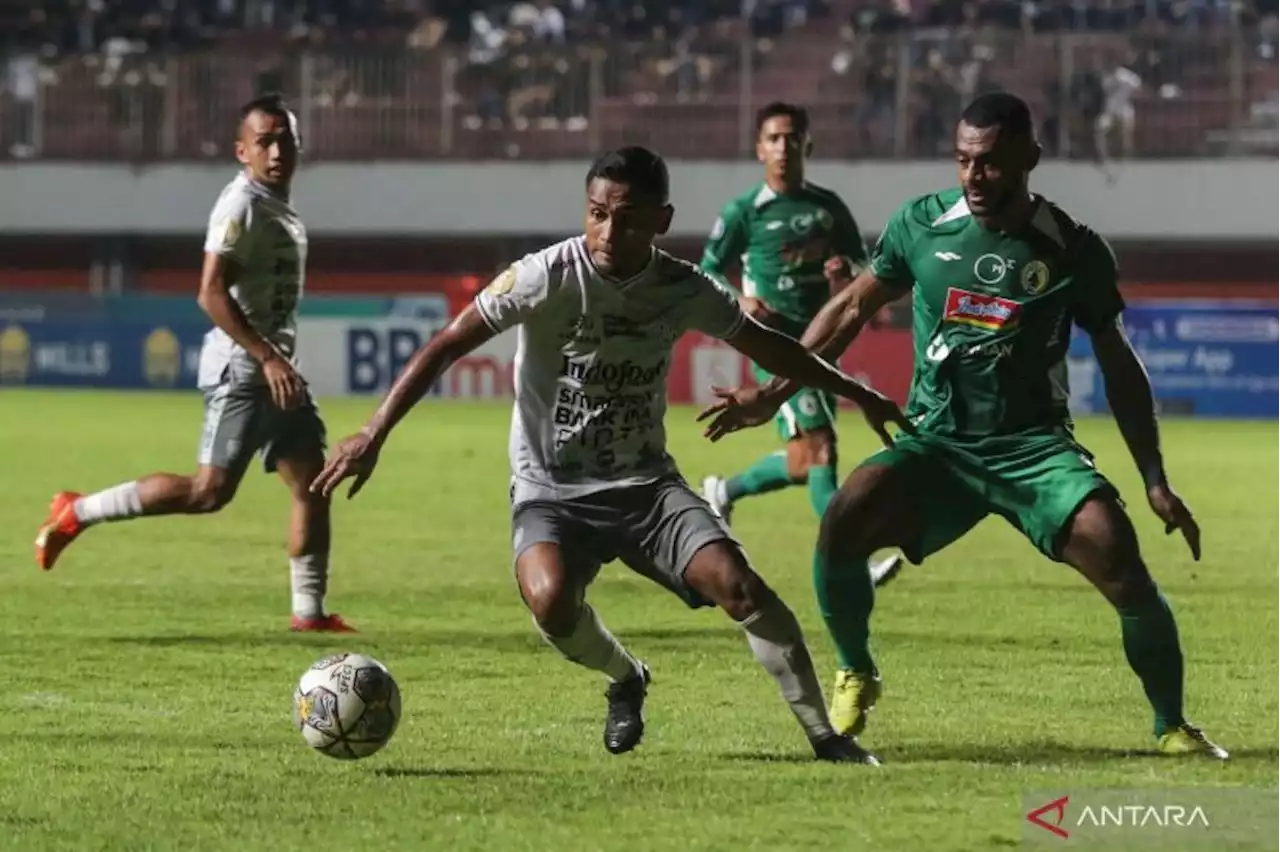 PSS Sleman vs Persib Bandung: Marian Mihail Bakal Turunkan Formasi Terbaik