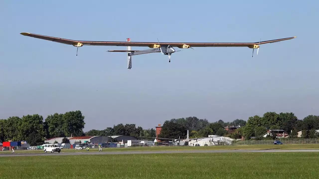 Bourget 2011 : le Solar Impulse annonce l'avion décarboné