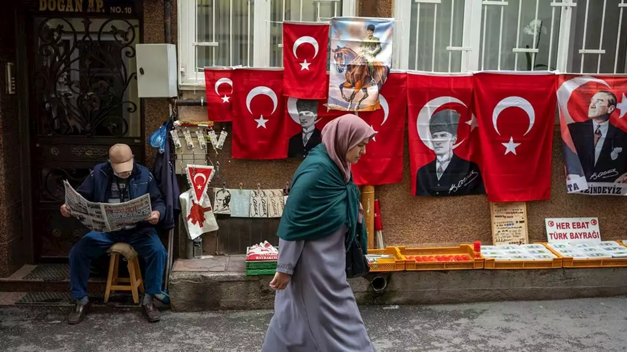 La Turquie entre dans une nouvelle ère monétaire et monte ses taux à 15 %