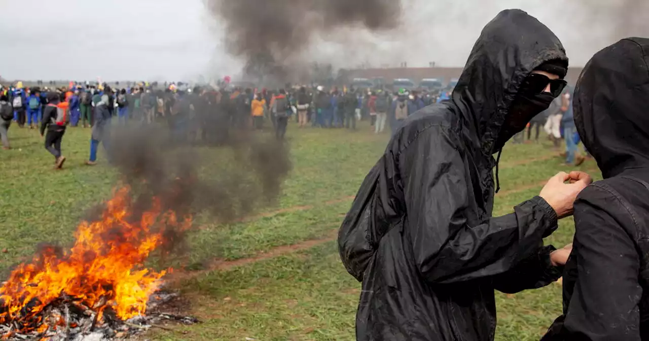 Sainte-Soline : cinq manifestants interpellés trois mois après