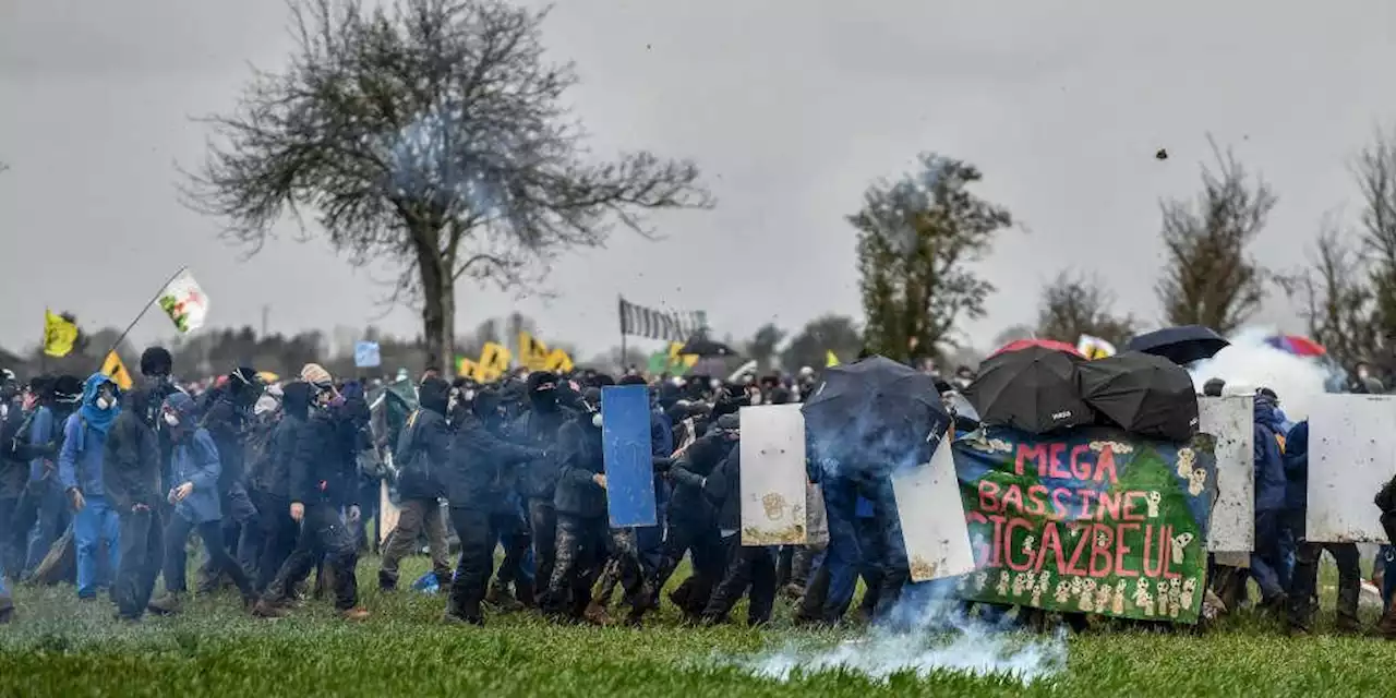 Sainte-Soline : cinq personnes interpellées trois mois après la manifestation contre les mégabassines