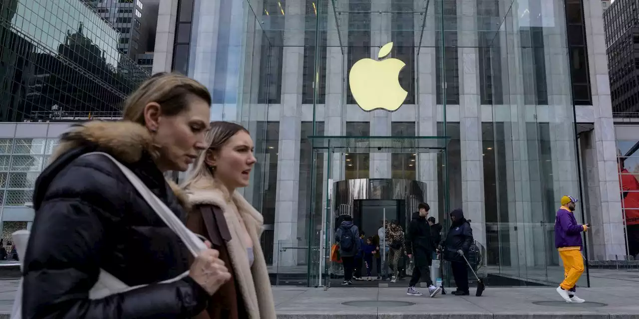 Apple engaged in anti-union tactics at New York City store, judge rules