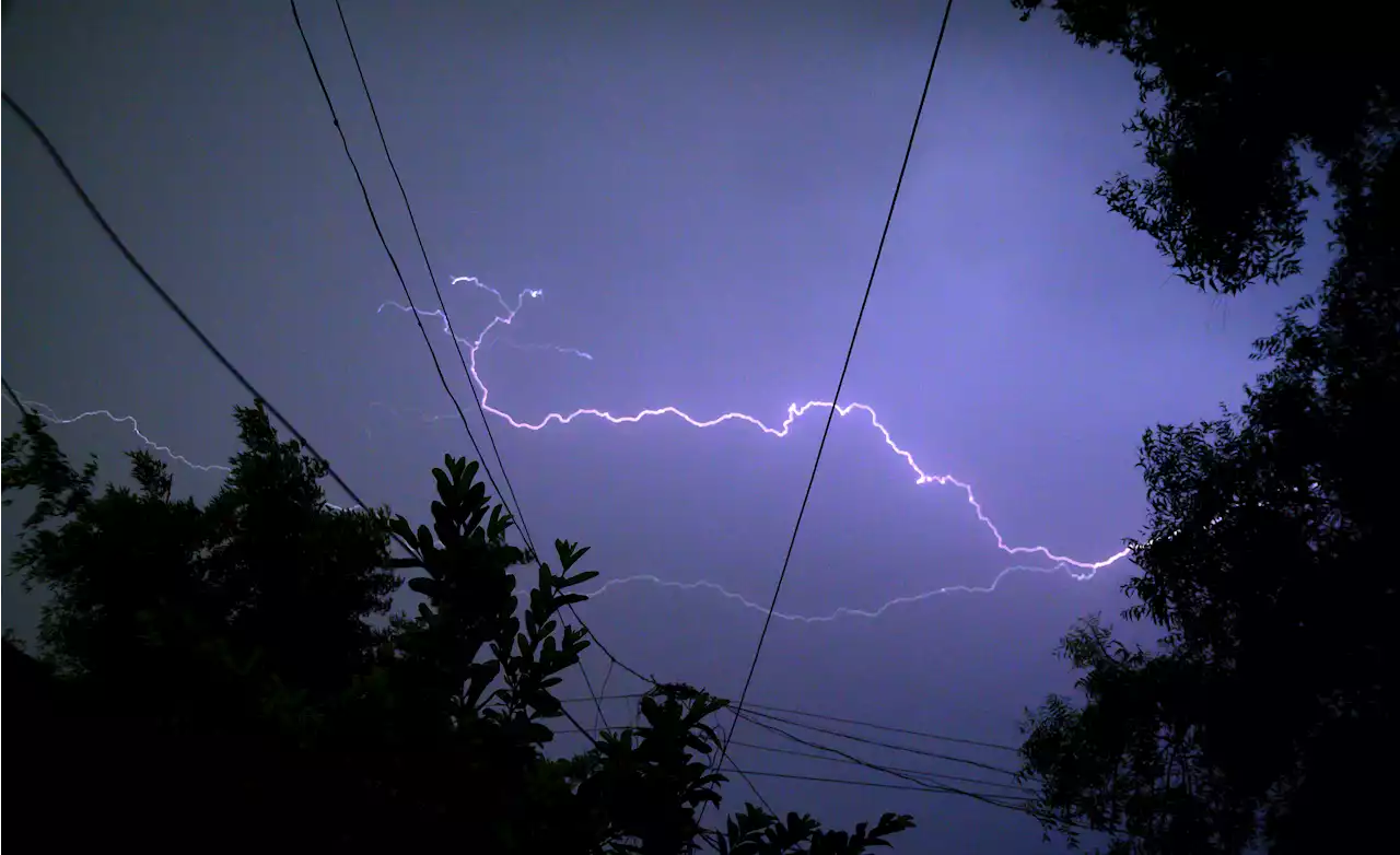 Father and 6-year-old son killed after lightning strike in Texas