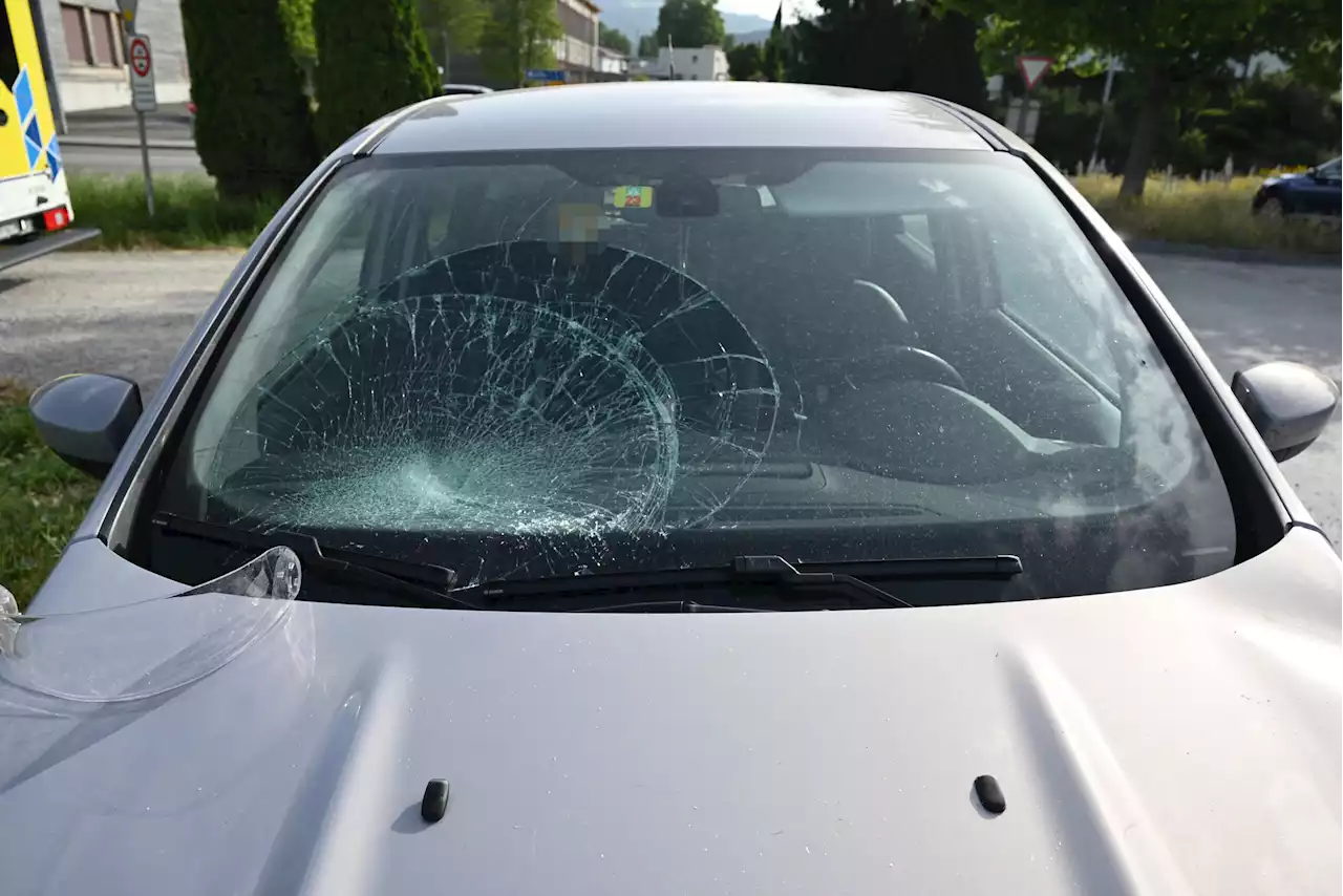 Altstätten SG: 16-jähriger Rollerfahrer nach Frontalkollision mit Auto verletzt