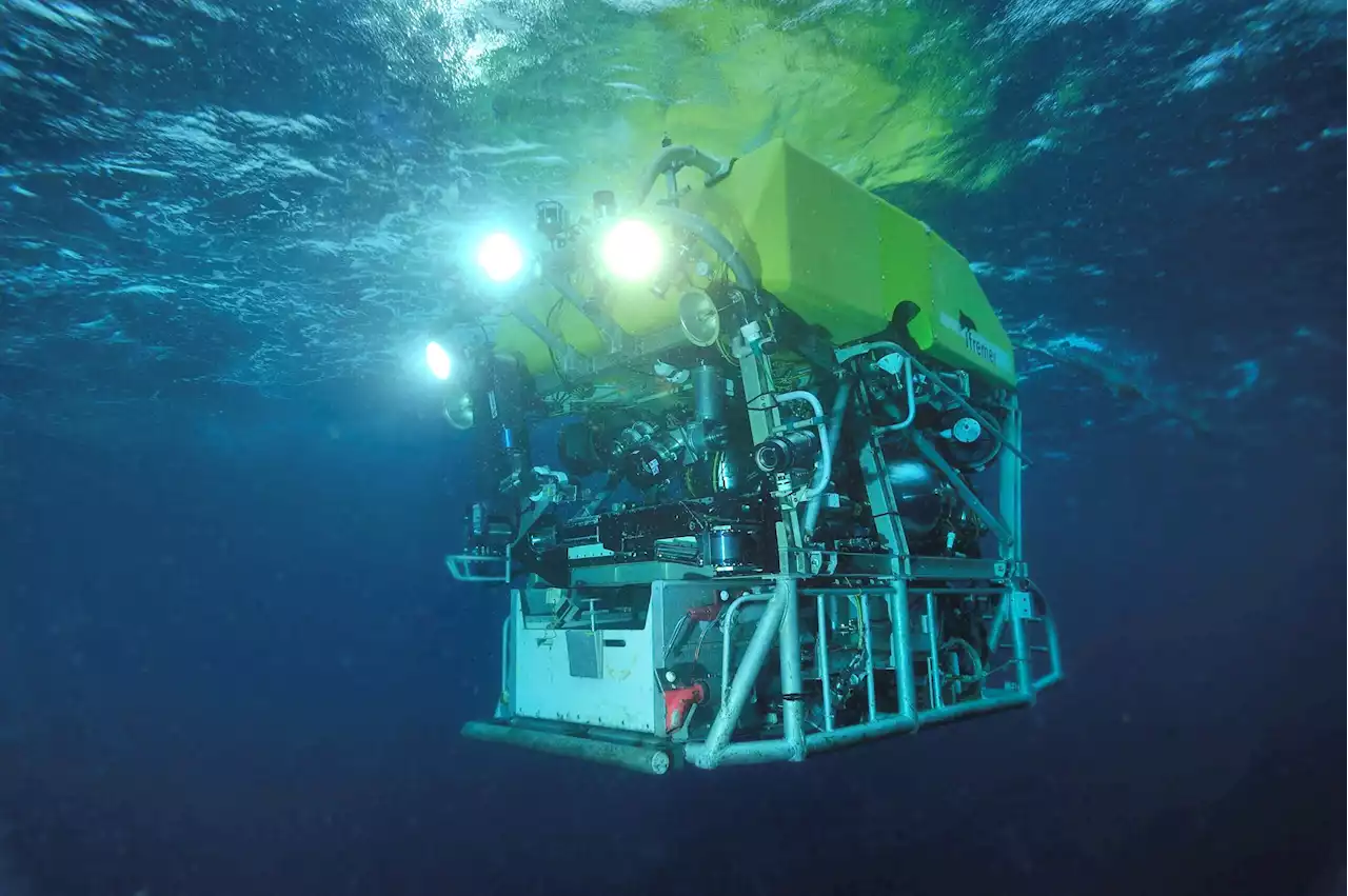 Time running out for Titanic sub as search focuses on undersea sounds