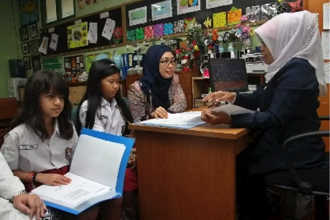 Orang Tua Murid dan Guru Harus Jalin Komunikasi, Jangan Hanya Saat Ambil Rapor |Republika Online