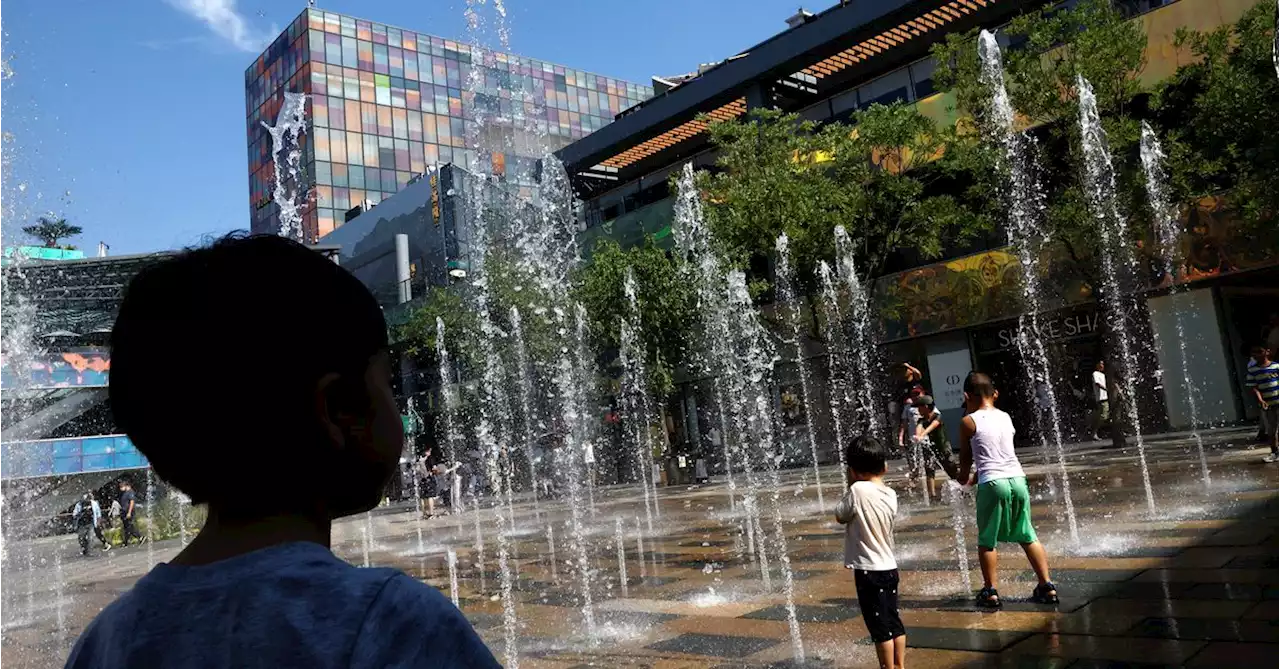 Beijing soars above 41 degrees Celsius, smashes June record