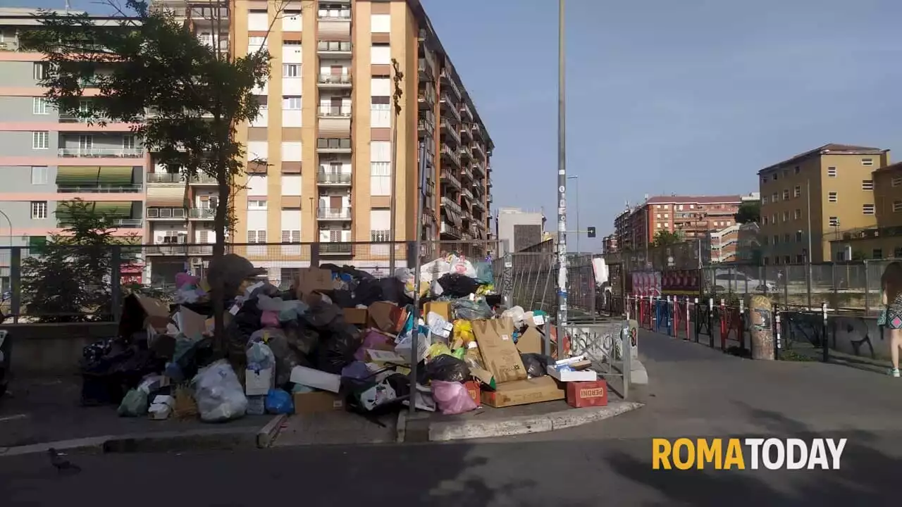 L'emergenza infinita. Tra mezzi guasti e sbocchi ridotti, a Roma i rifiuti restano in strada fino a fine mese