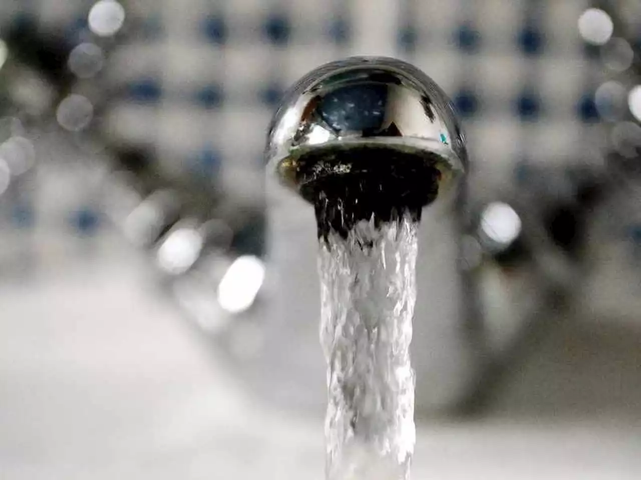 Burst water pipe causing supply interruptions in Craven Arms area