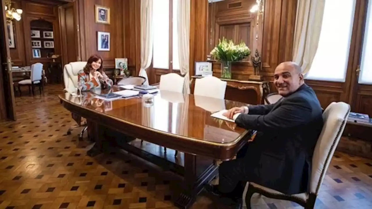 ¿Candidato? A solo tres días del cierre de listas Cristina recibió a Manzur en el Senado