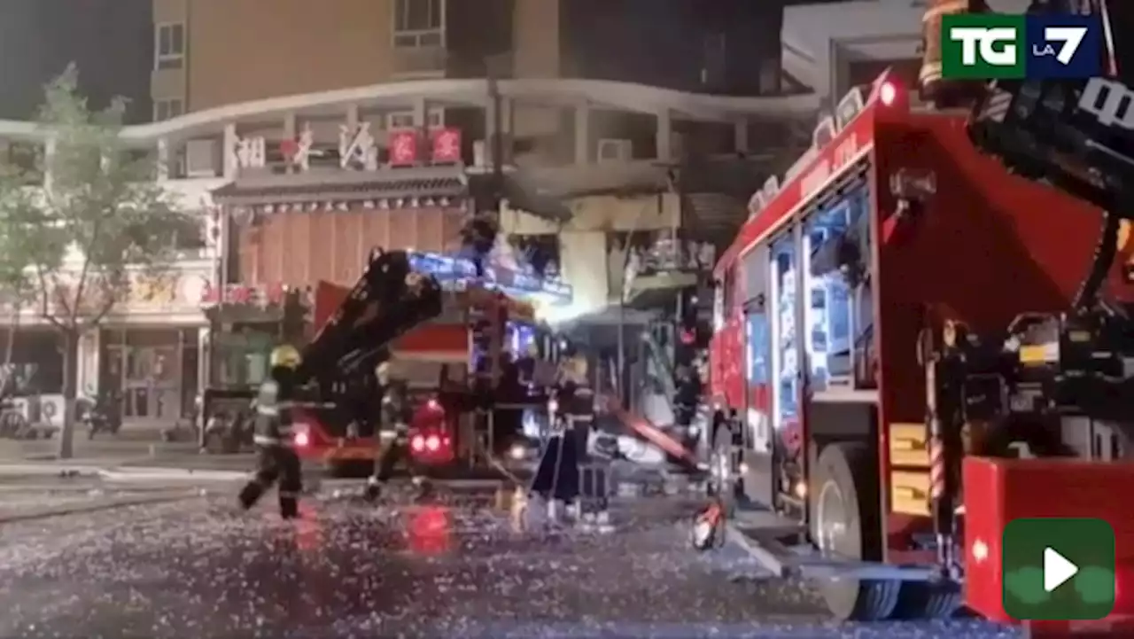 Cina, esplosione in ristorante , 31 morti