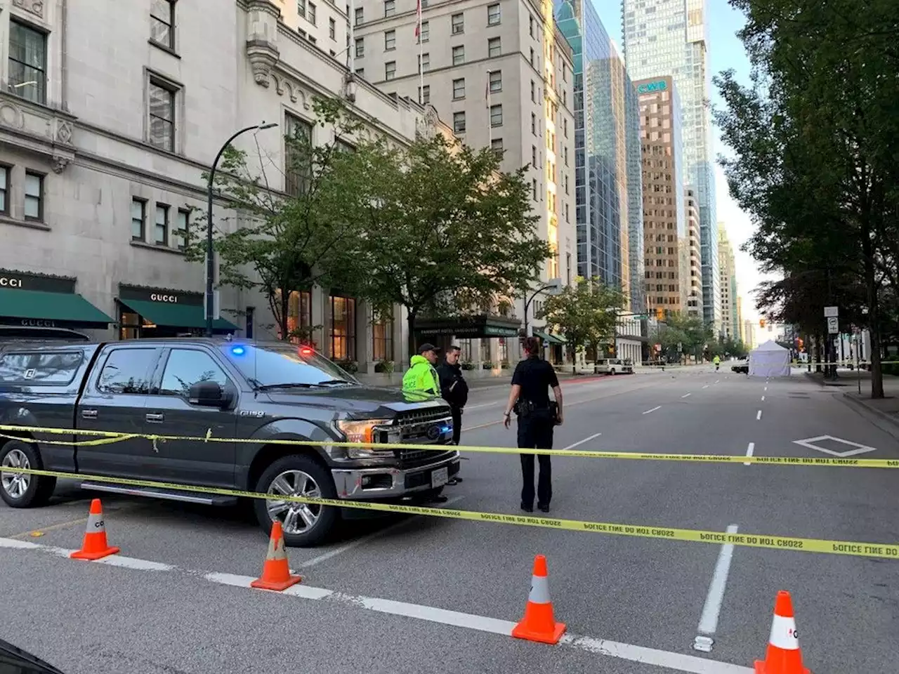 Three people injured in crash that shut down major downtown Vancouver intersection