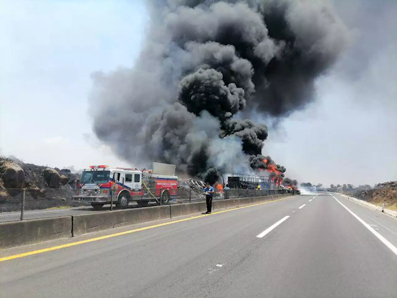 Ya son seis los muertos por choque múltiple en autopista de Jalisco