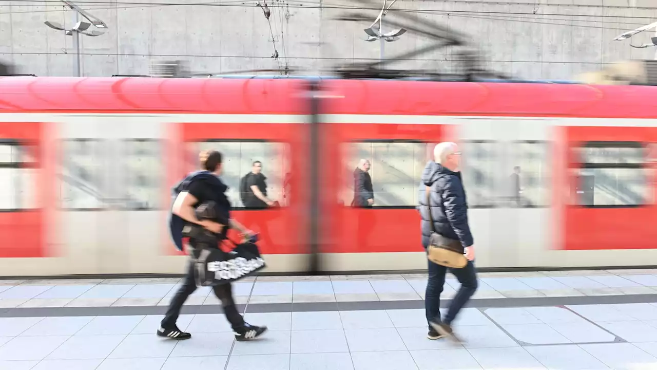 Tarifstreit bei der Bahn: EVG geht in Urabstimmung über unbefristete Streiks