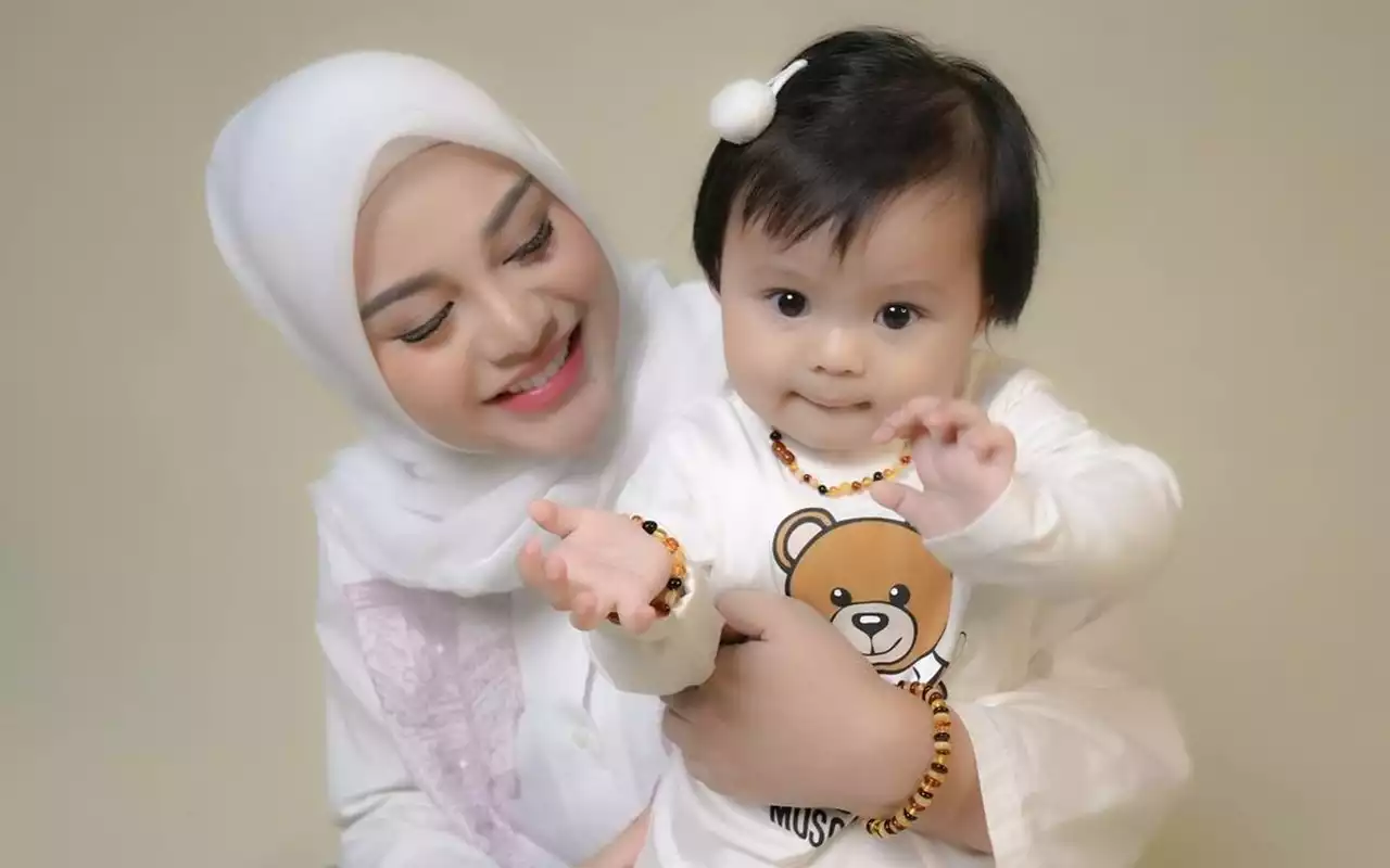 Ameena Putri Aurel Hermansyah Pakai Hanbok Bak Boneka Hidup