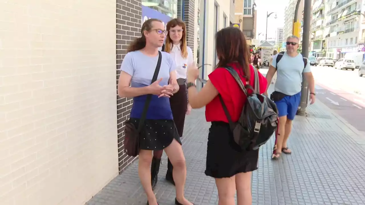 Una mujer trans denuncia a una cajera en Málaga por llamarla 'caballero' repetidamente