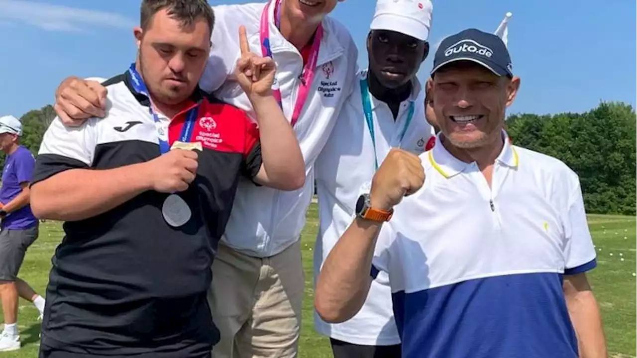 Special Olympics: Axel Schulz schaute beim Golf vorbei.