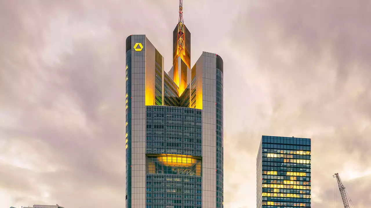 Commerzbank-Aktie unter schwächsten DAX-Werten – wie weit geht es abwärts?