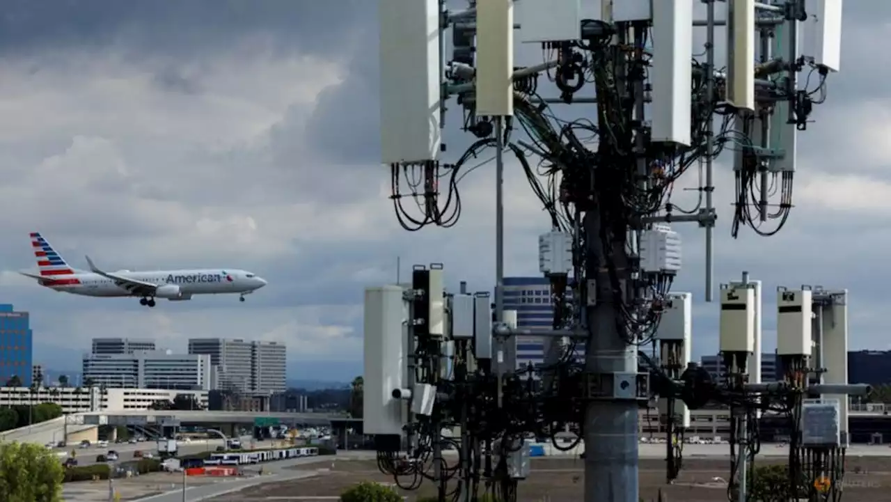 US warns of potential 5G delays for airplanes without updated altimeters