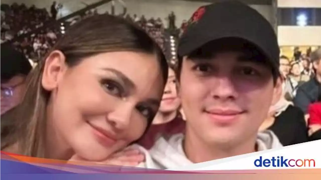 Luna Maya Jawab Kabar Segera Tunangan dengan Maxime Bouttier