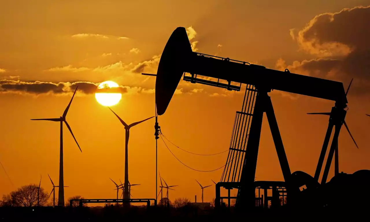 Oil resumes slide on demand concerns after latest interest rate hikes