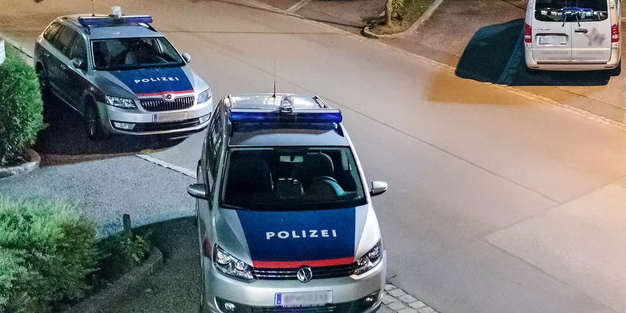 19-Jähriger provoziert Mann, schlägt ihm Stein auf Kopf