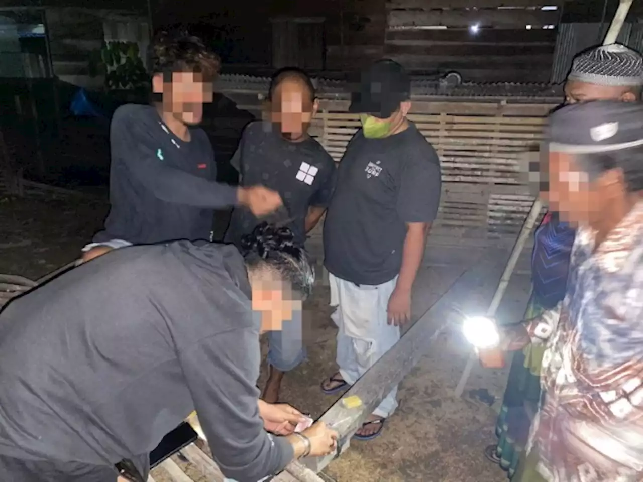 Budak Sabu Digrebek Saat Santai di Rumah