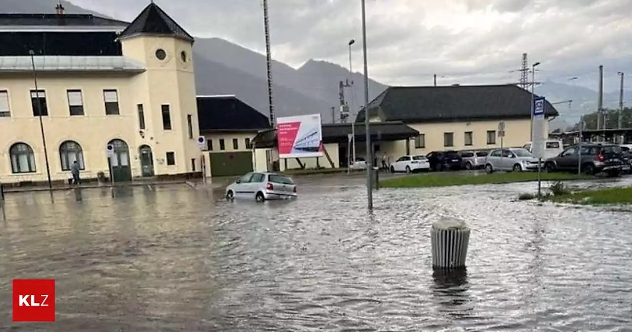 Kärnten und Osttirol: Plätze überflutet, Autofahrer flüchten vor Unwetter in Tunnel