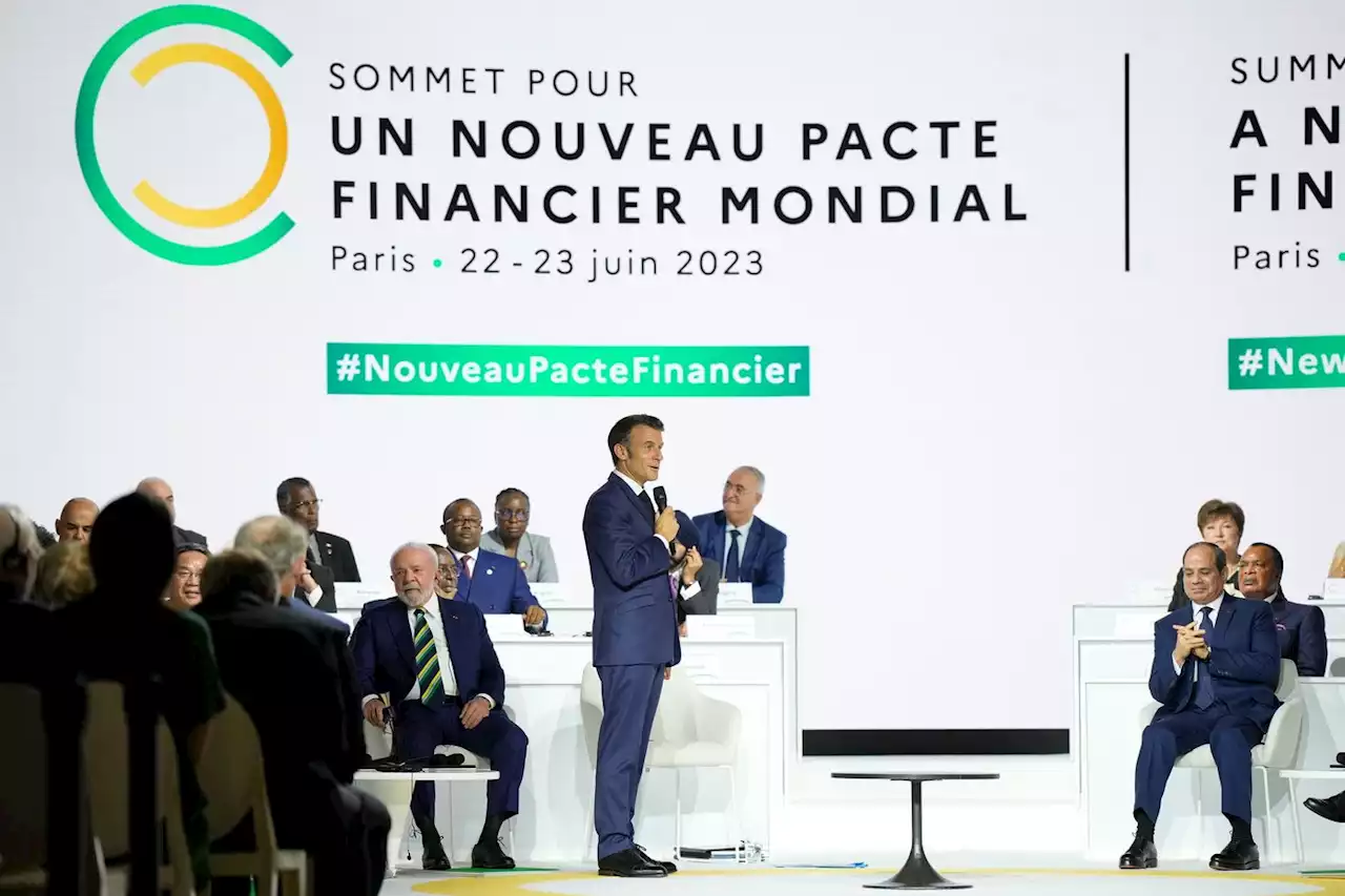 À Paris, Emmanuel Macron tente de forger un nouveau consensus pour le climat